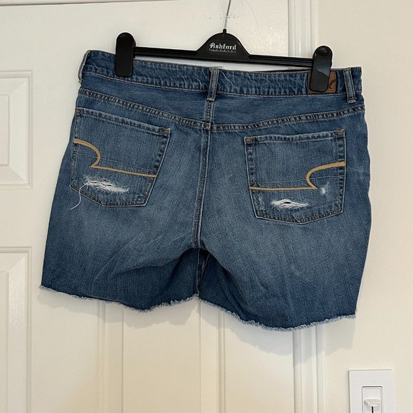 AMERICAN EAGLE Paint Splattered & Distressed Denim Shorts - Picture 2 of 4